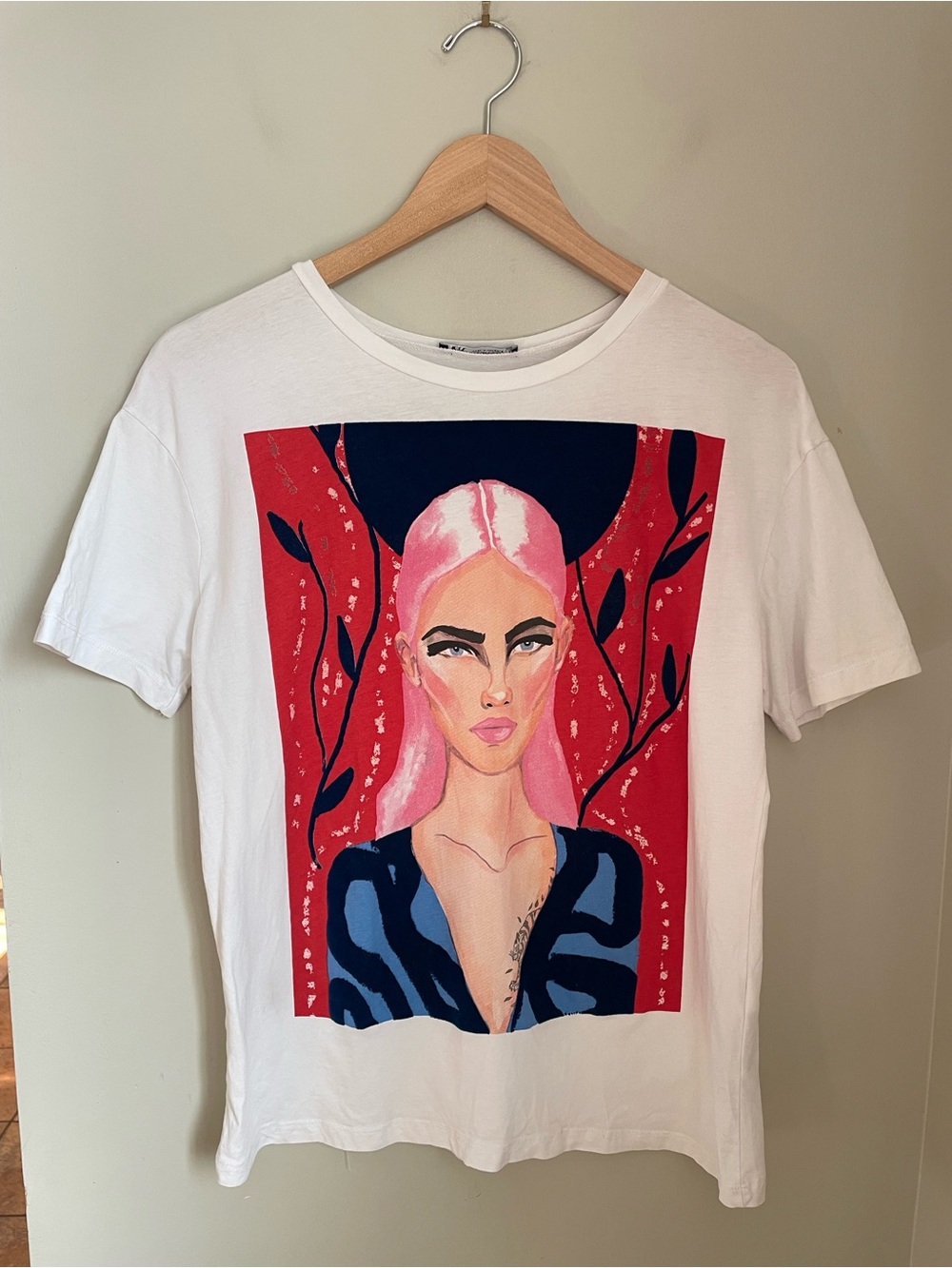 ZARA Graphic Portrait Tee White Pink Hair Woman Graphic T-Shirt Small Streetwear